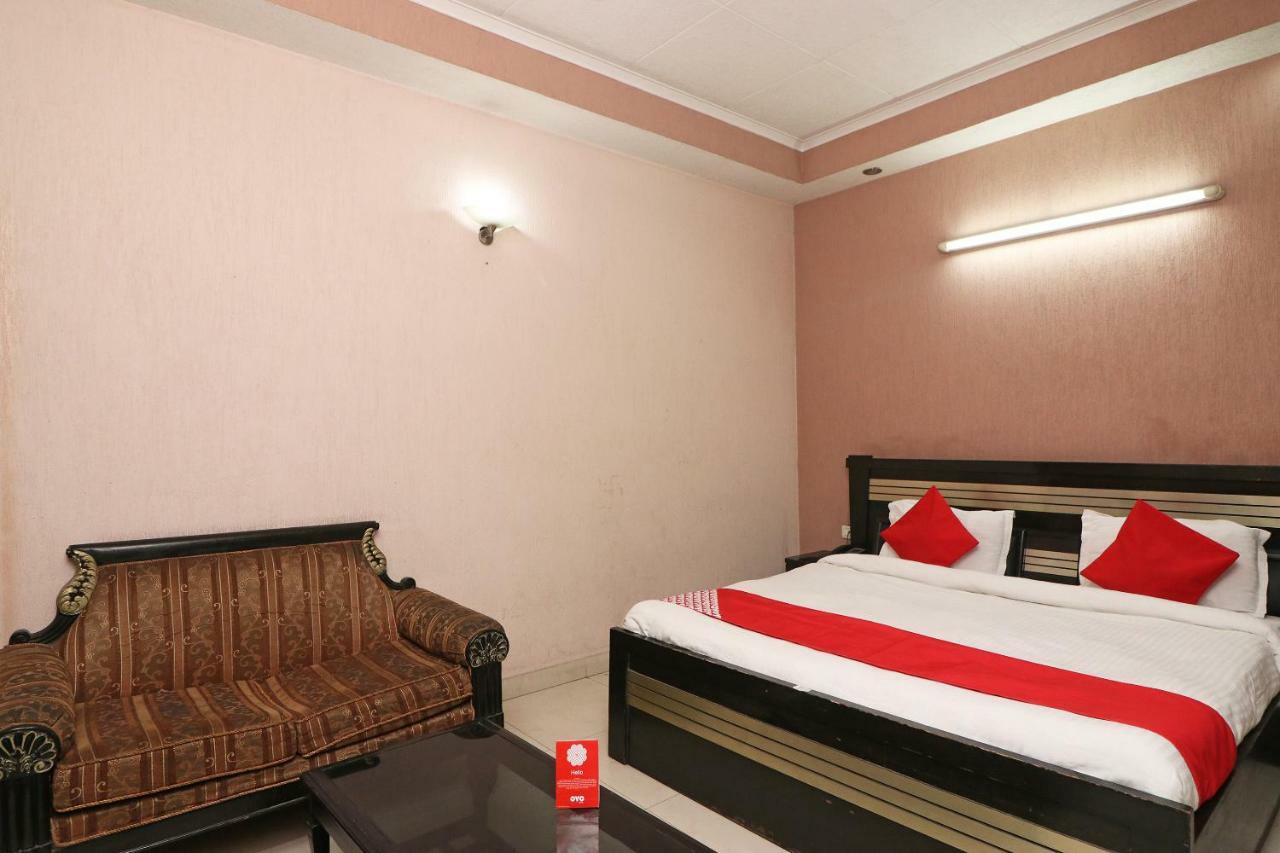 Oyo 24672 Bharat Guest House Delhi  Exterior photo