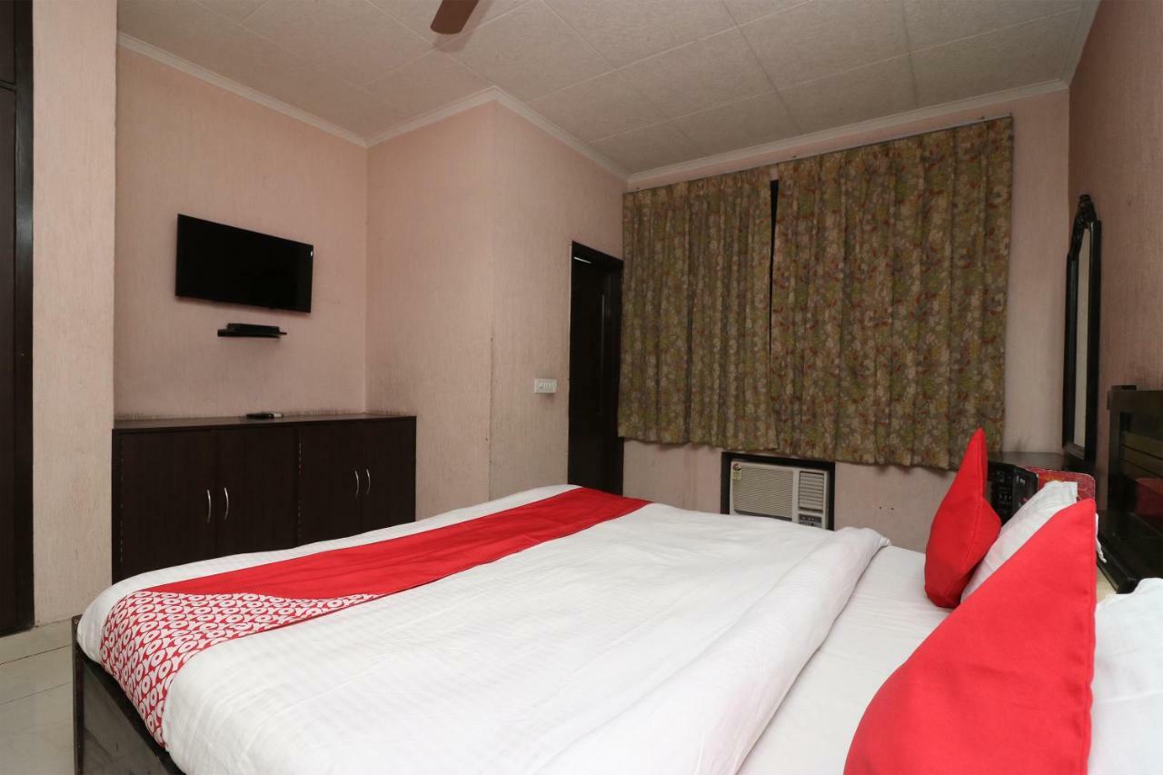 Oyo 24672 Bharat Guest House Delhi  Exterior photo