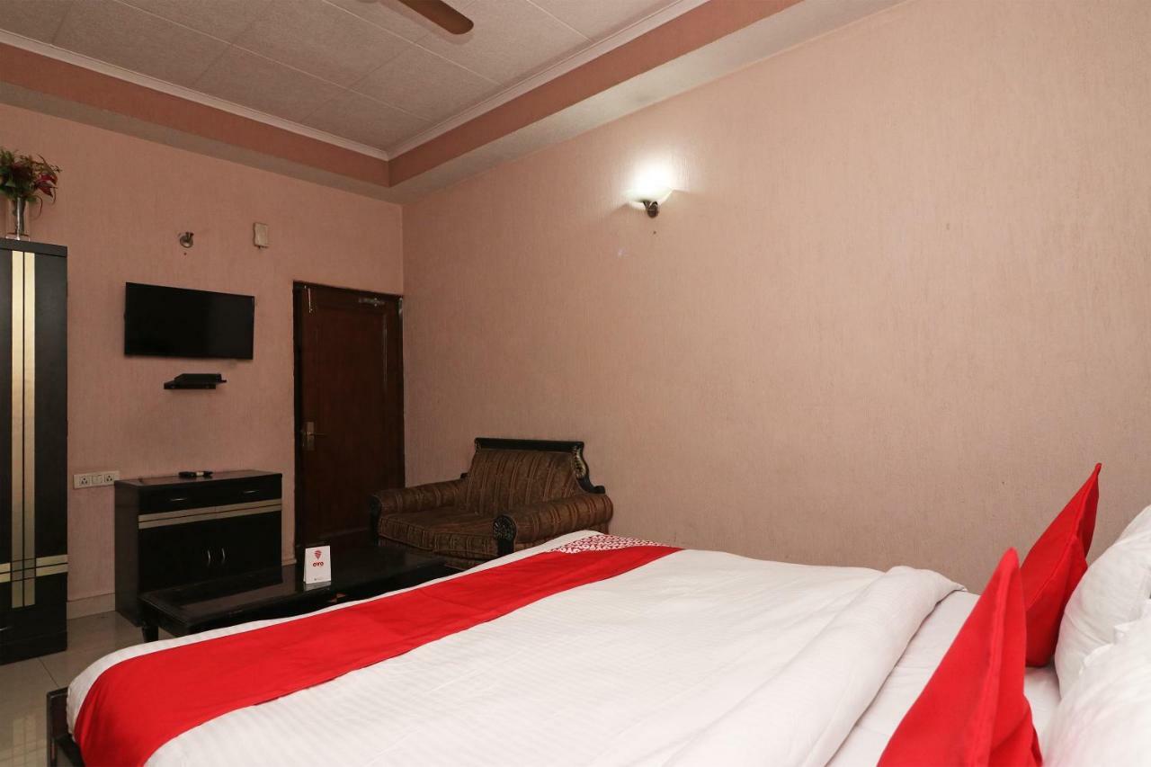 Oyo 24672 Bharat Guest House Delhi  Exterior photo